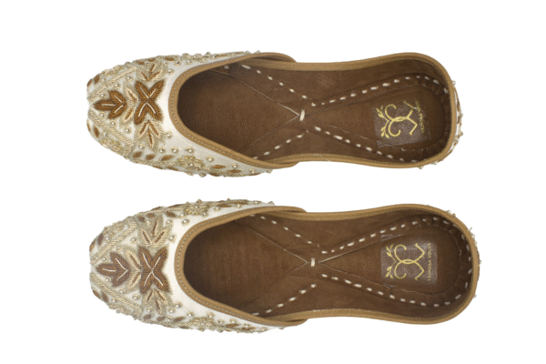Golden Grace - Image 7